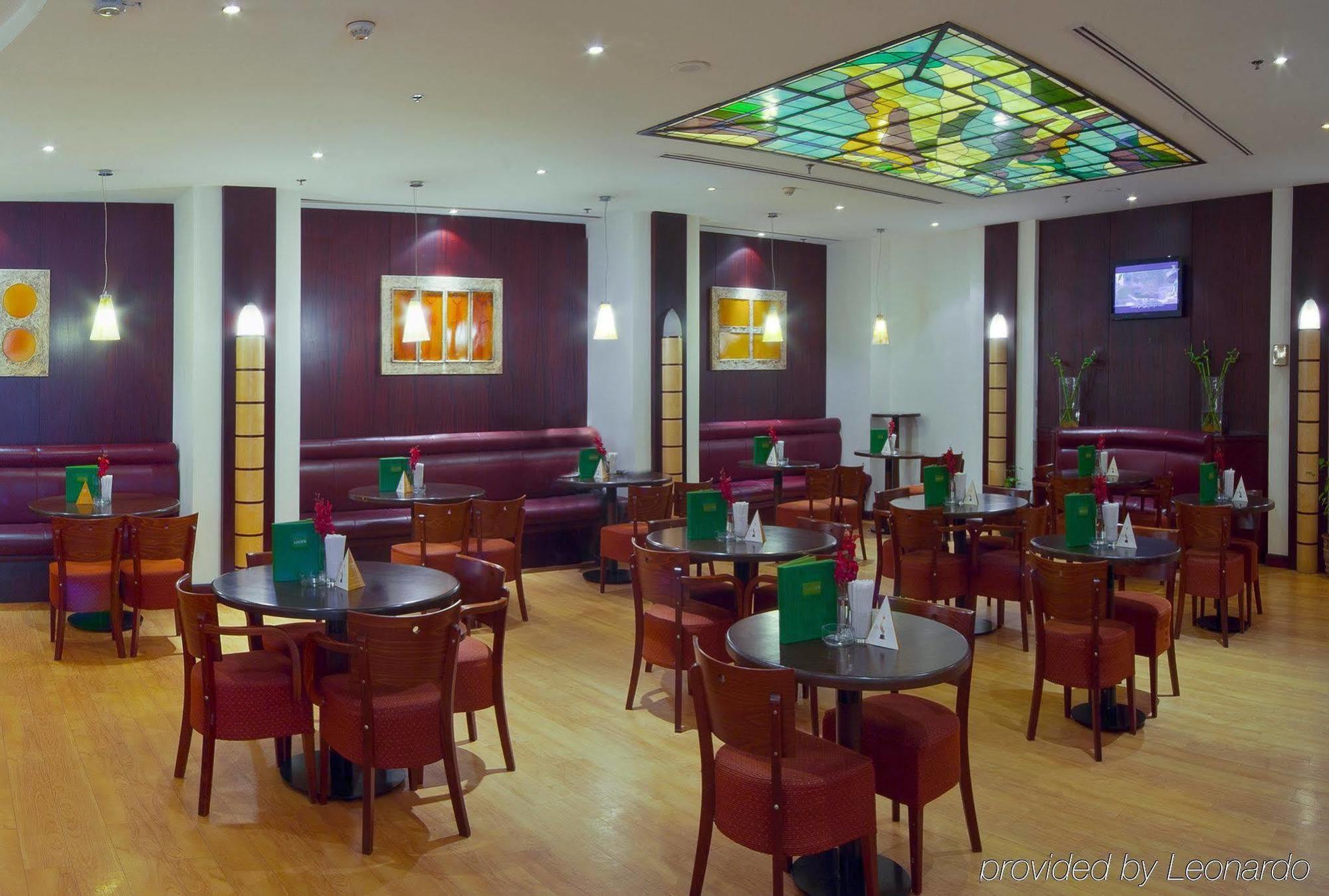 Holiday Inn Al Salam Jeddah Restaurant photo